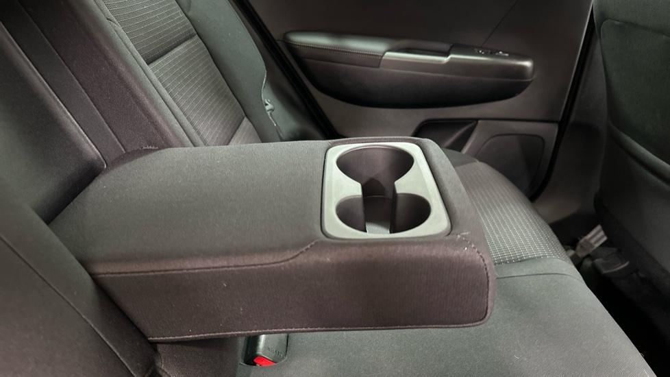 Rear Armrest/ Cup Holder