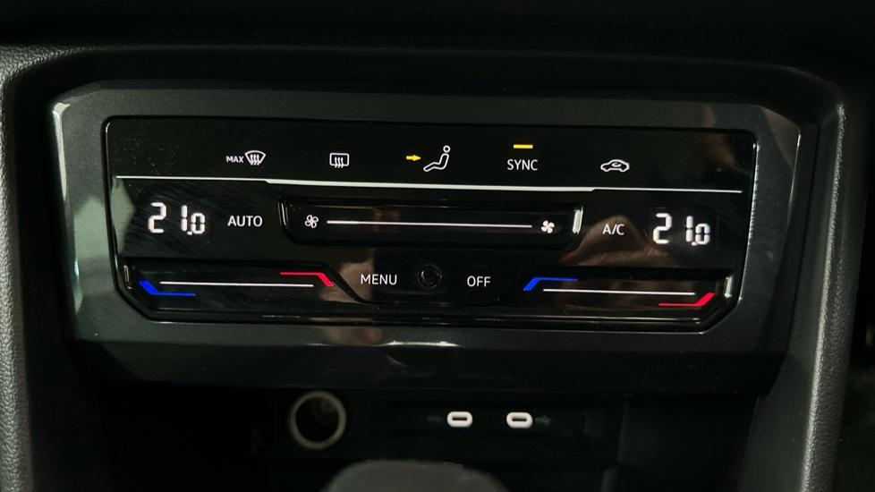 Air Conditioning / Dual Climate Control 