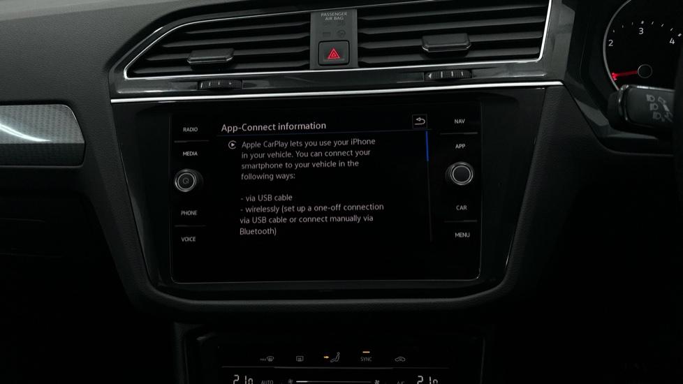 Apple Car Play & Android Auto