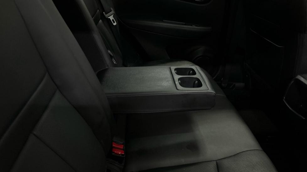 Rear Armrest/ Cup Holder