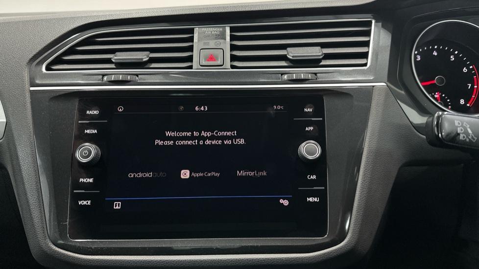 Apple Car Play & Android Auto