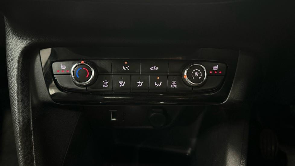 Air Conditioning  / Heated Seats 