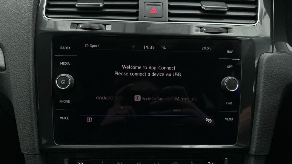 Apple Car Play & Android Auto