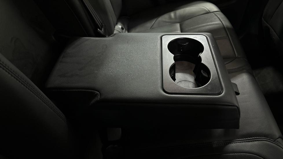 Rear Armrest/ Cup Holder