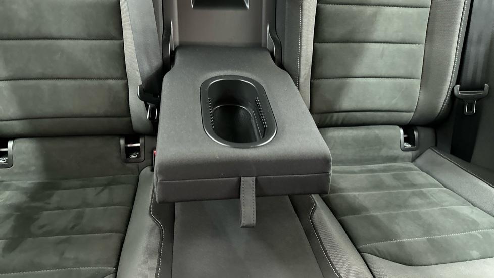 Rear Armrest/ Cup Holder