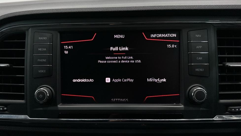 Apple Car Play & Android Auto