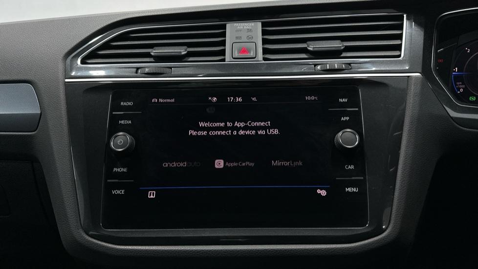 Apple Car Play & Android Auto