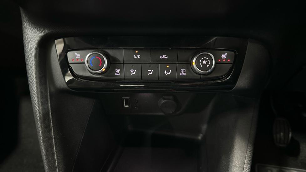 Air Conditioning  / Heated Seats 