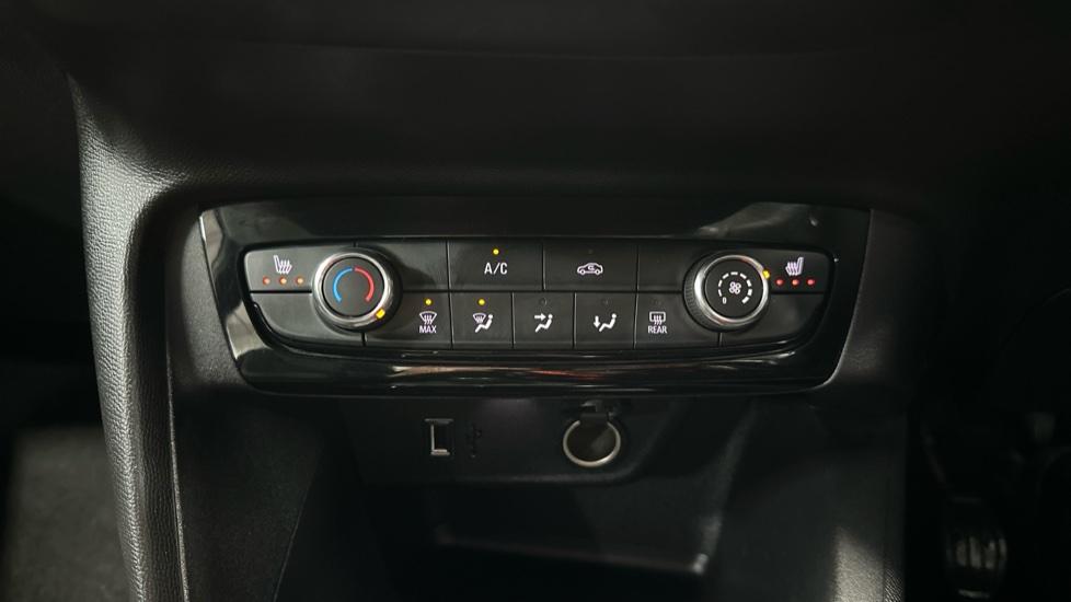 Air Conditioning /Heated Seats 