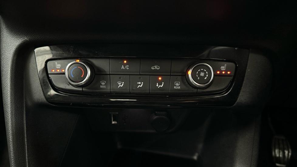 Air Conditioning  / Heated Seats 