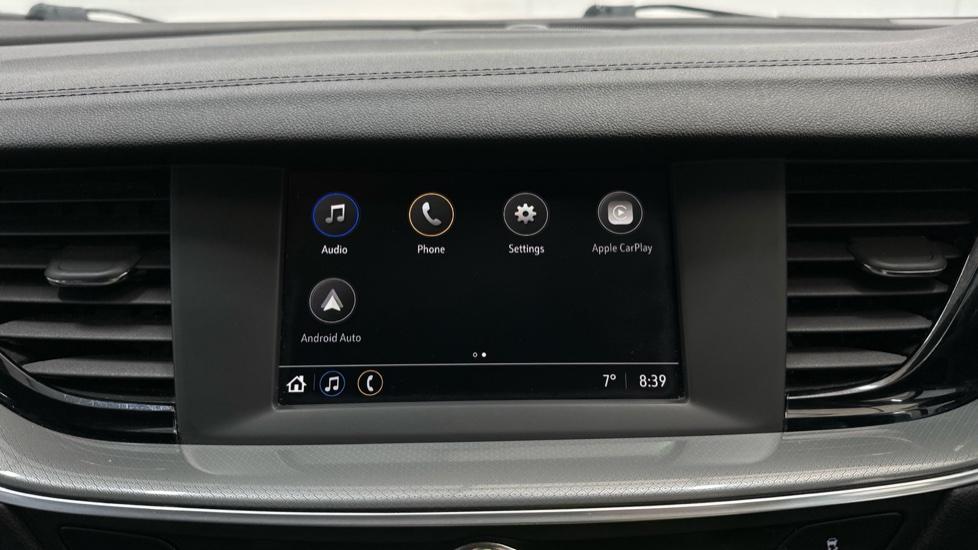 Apple Car Play & Android Auto