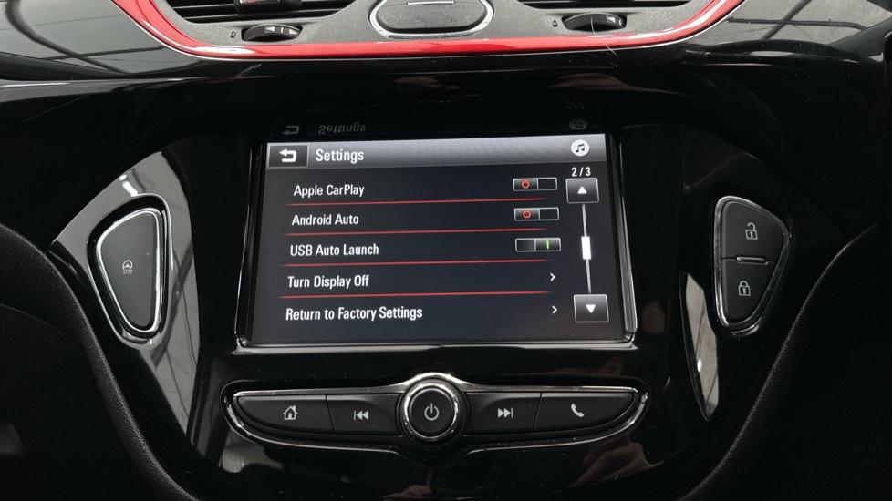 Apple Car Play & Android Auto