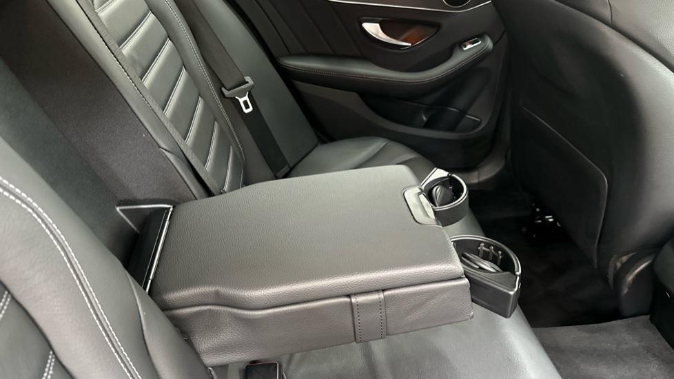 Rear Armrest/ Cup Holder