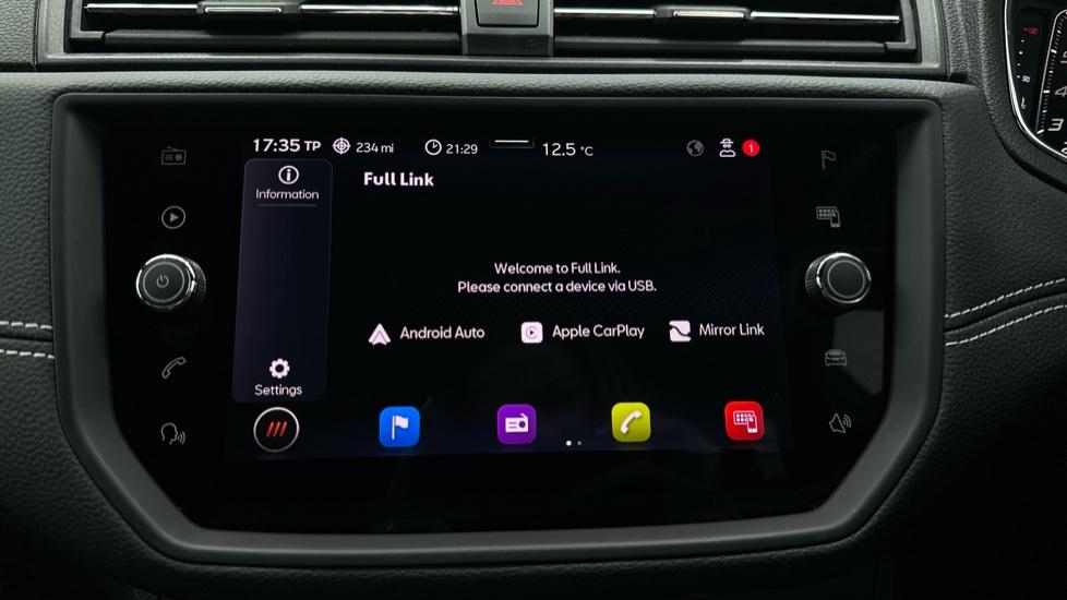 Apple Car Play & Android Auto