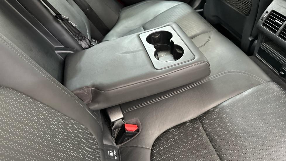 Rear Armrest/ Cup Holder