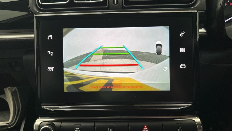 Rear Camera / Park Pilot 