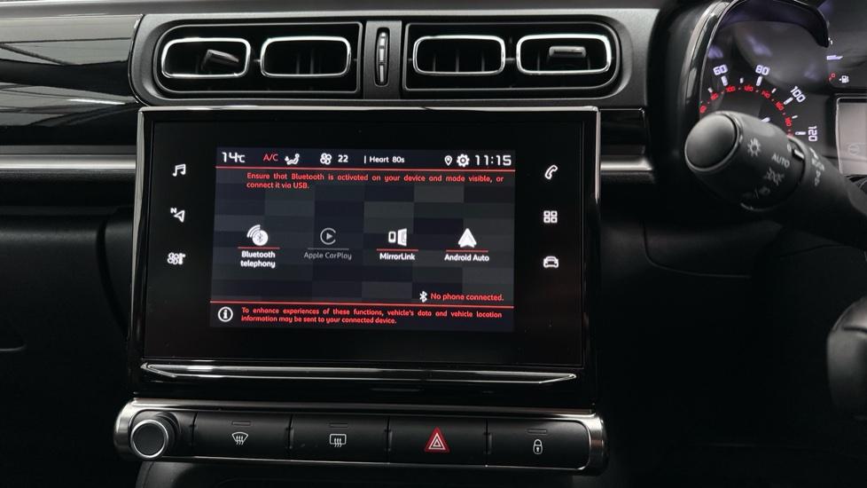 Bluetooth / Apple CarPlay / Android Auto 