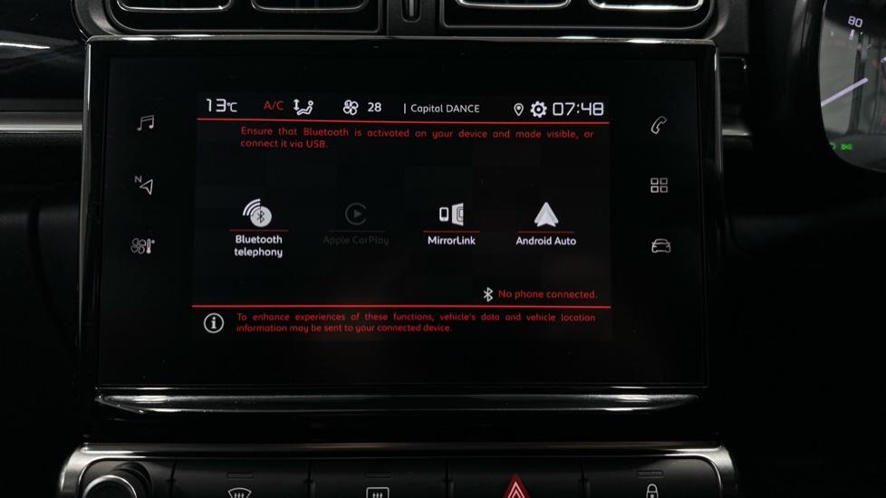 Bluetooth / Apple CarPlay / Android Auto 