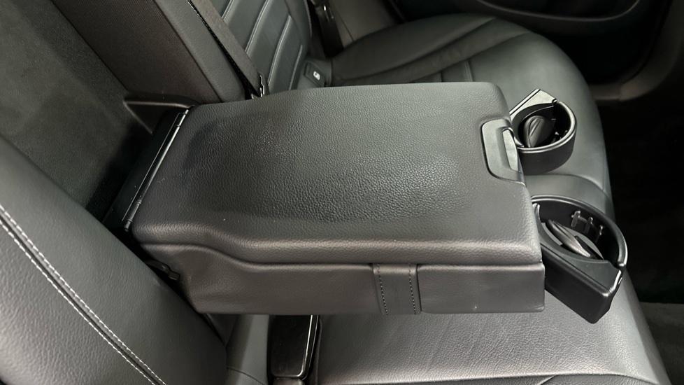 Rear Armrest/ Cup Holder