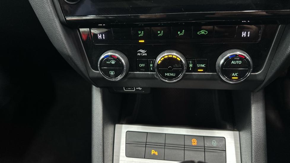 Air Conditioning /Dual Climate Control/Auto Stop Start 