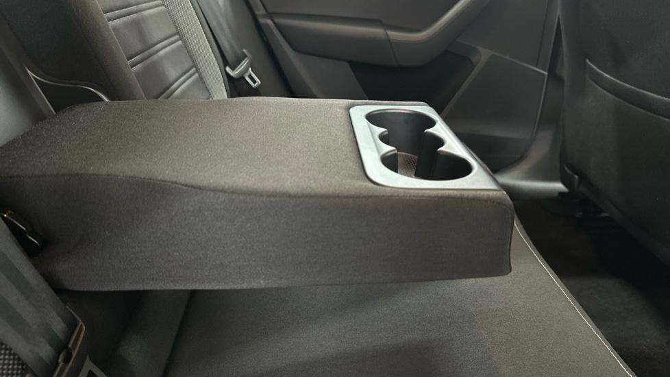 Rear Armrest/ Cup Holder