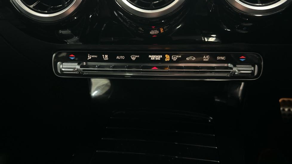 Dual Climate Control / Air Conditioning 