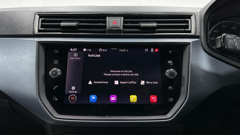 Apple Car Play & Android Auto