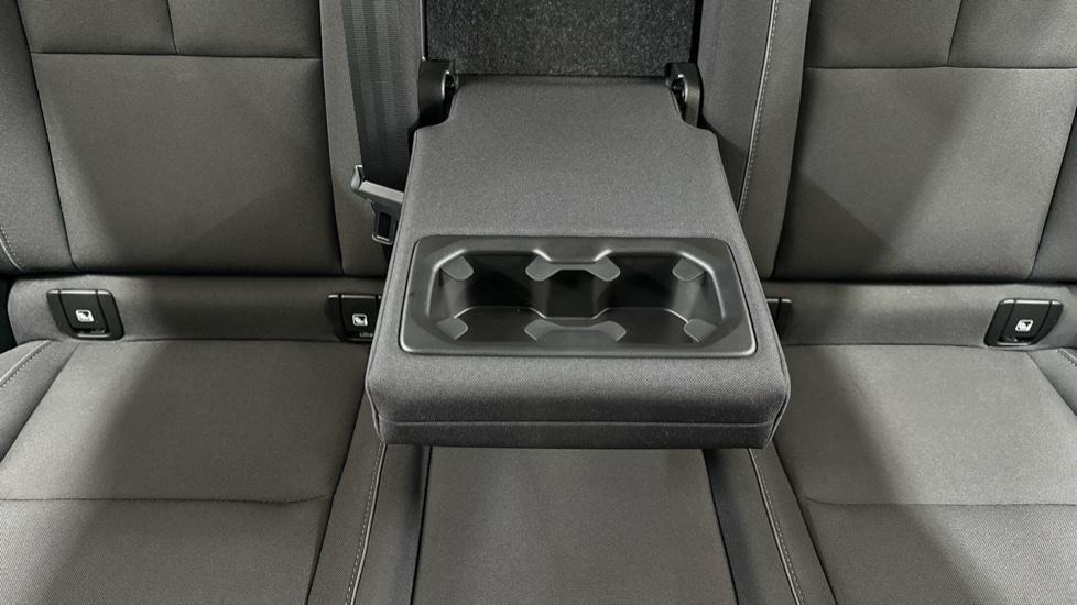 Rear Armrest/ Cup Holder