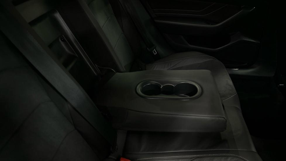 Rear Armrest/ Cup Holder