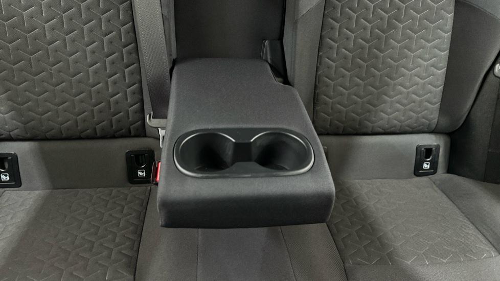 Rear Armrest/ Cup Holder