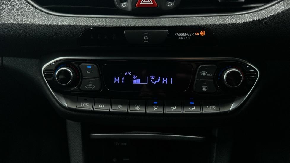 Air Conditioning /Dual Climate Control 