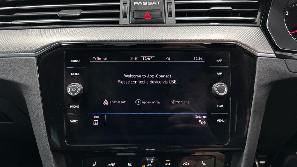 Apple Car Play & Android Auto