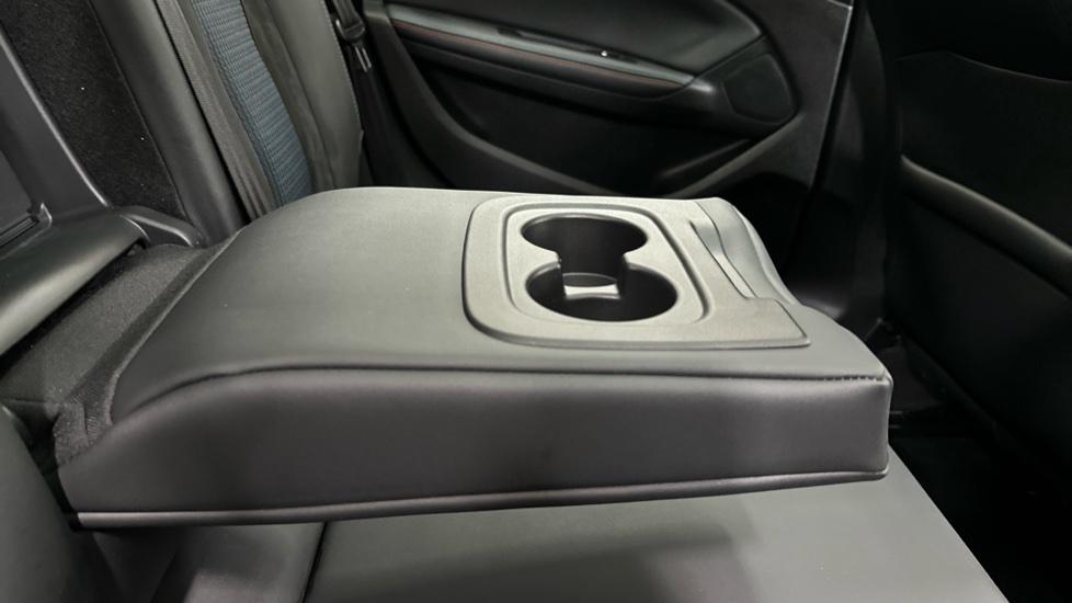 Rear Armrest/ Cup Holder