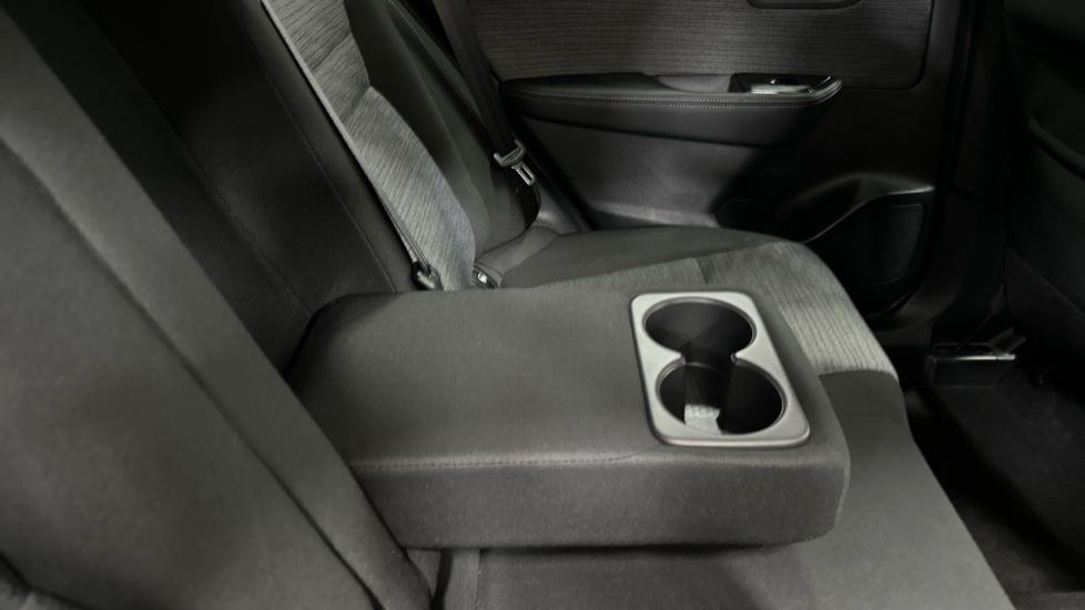 Rear Armrest/ Cup Holder