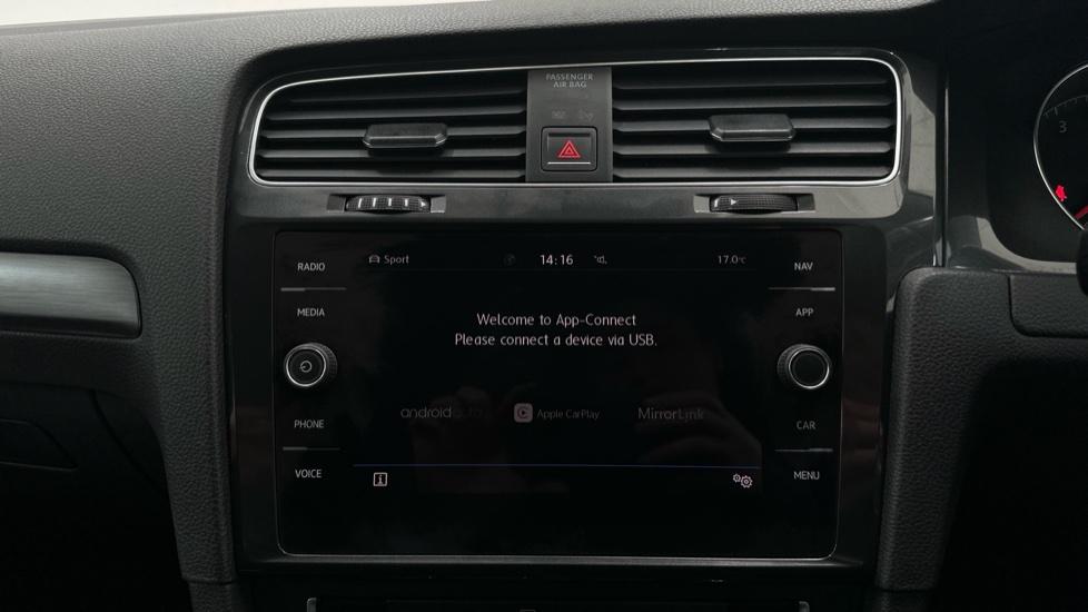 Apple Car Play & Android Auto