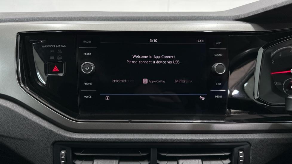 Apple Car Play & Android Auto