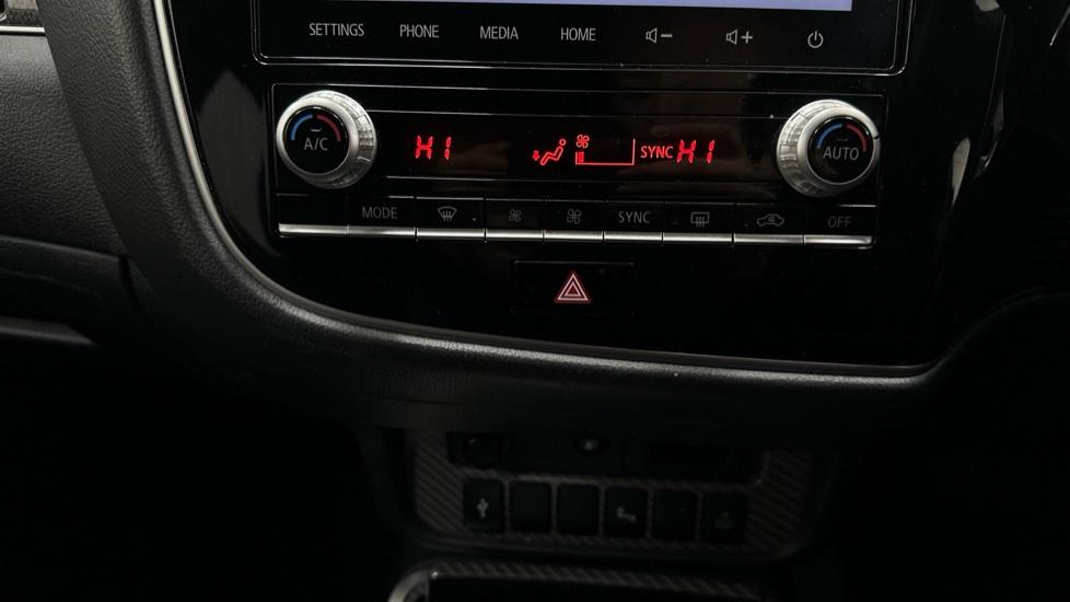 Air Conditioning /Dual Climate Control 