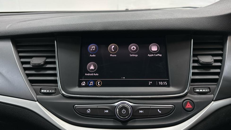 Apple Car Play & Android Auto