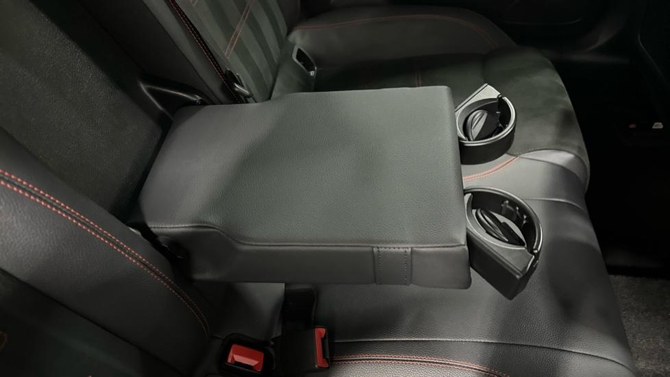 Rear Armrest/ Cup Holder