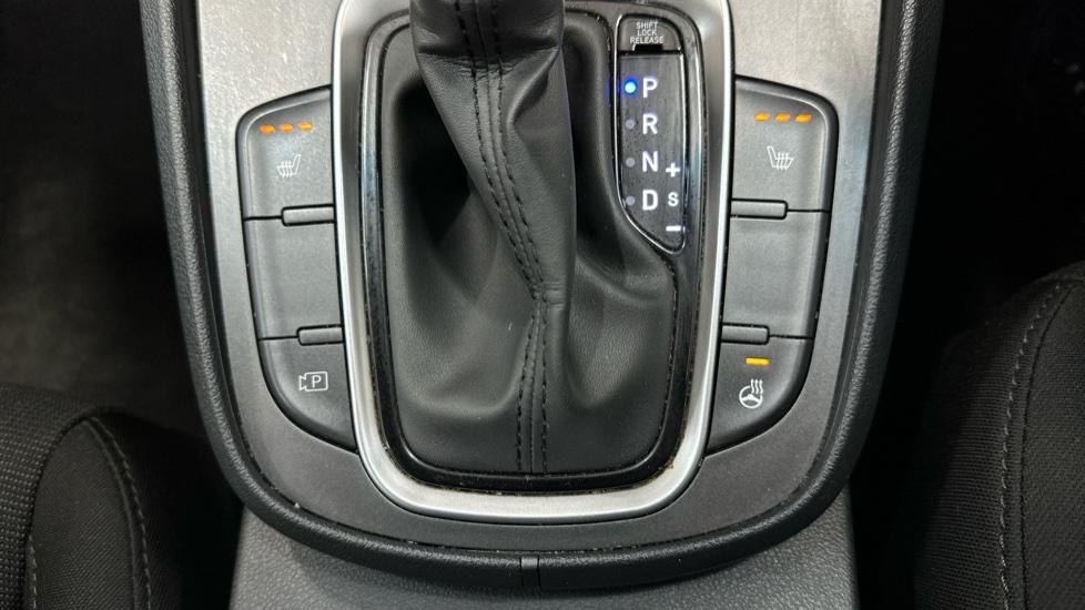 Heated Seats / Heated Steering Wheel 