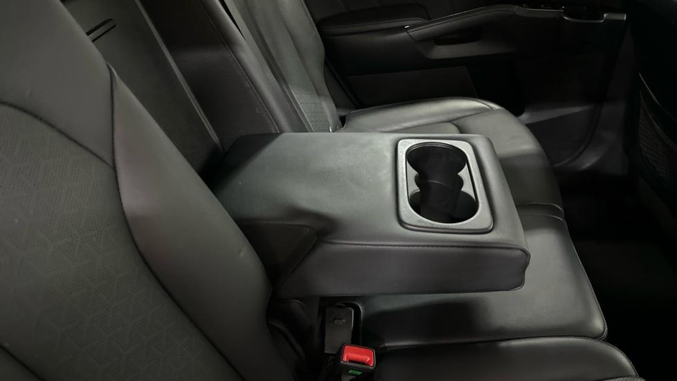 Rear Armrest/ Cup Holder