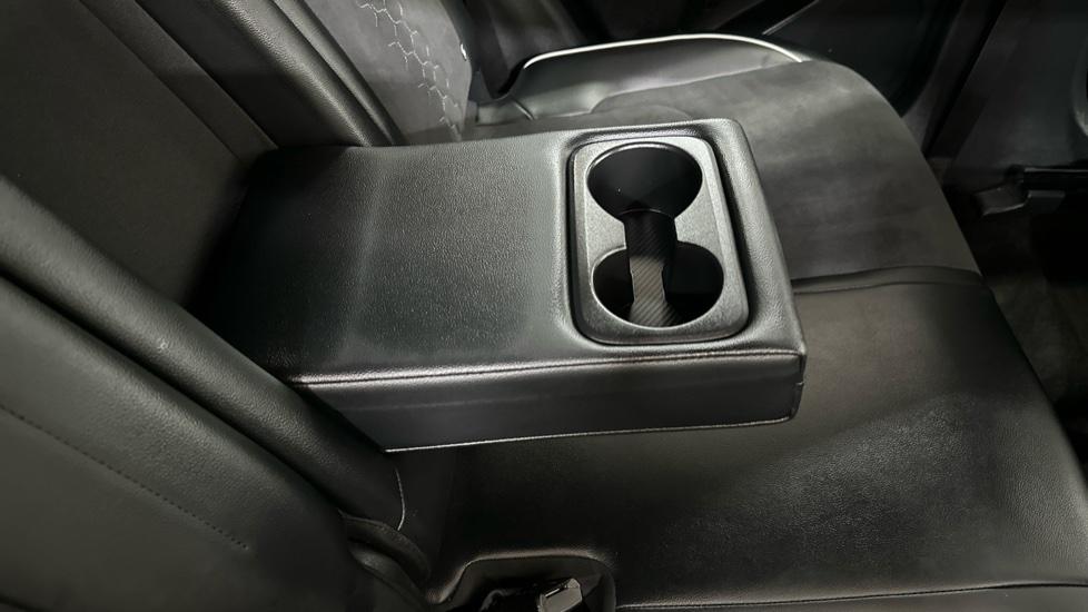 Rear Armrest/ Cup Holder