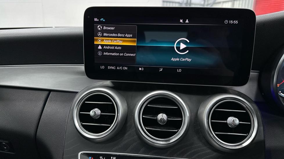 Apple Car Play & Android Auto