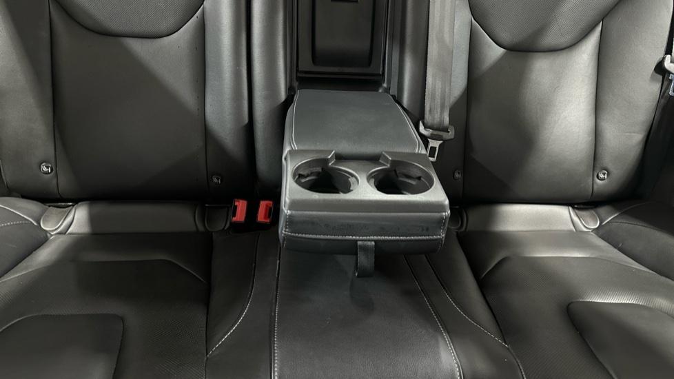 Rear Armrest/ Cup Holder