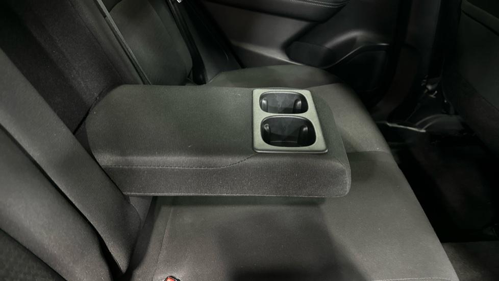 Rear Armrest/ Cup Holder