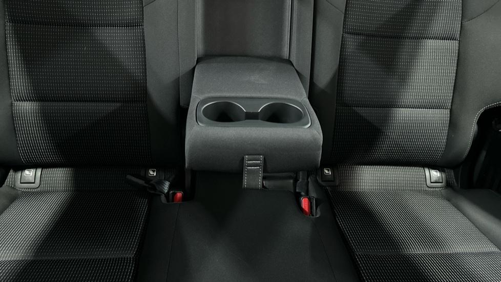 Rear Armrest/ Cup Holder