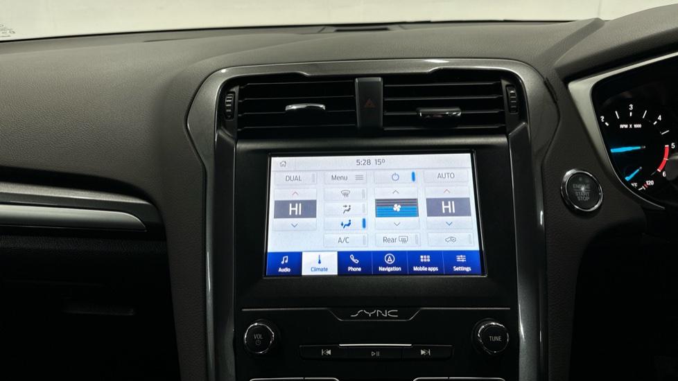 Air Conditioning /Dual Climate Control 