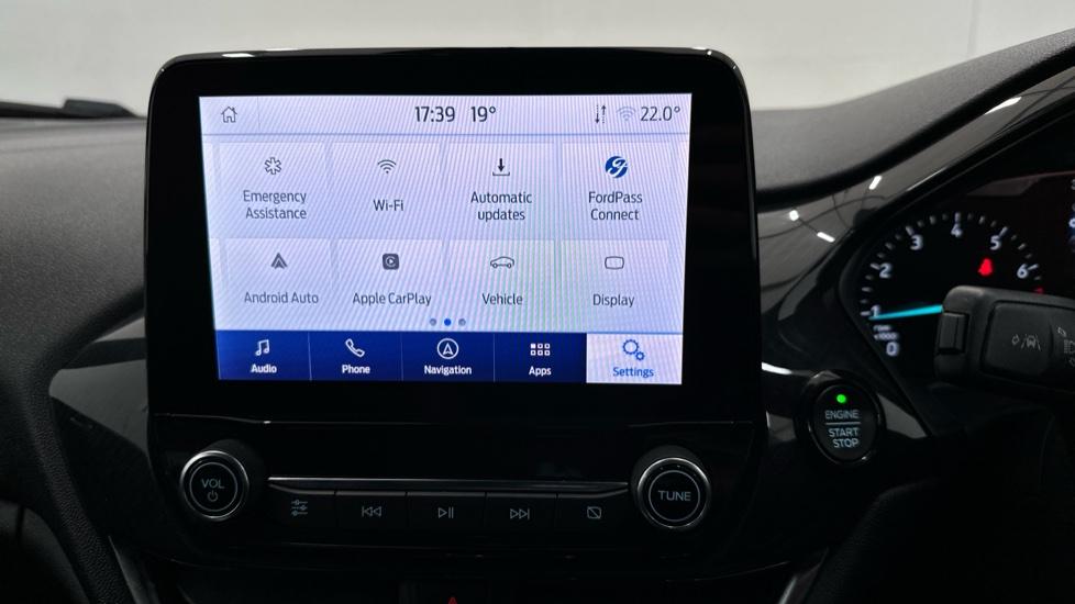 Apple Car Play & Android Auto