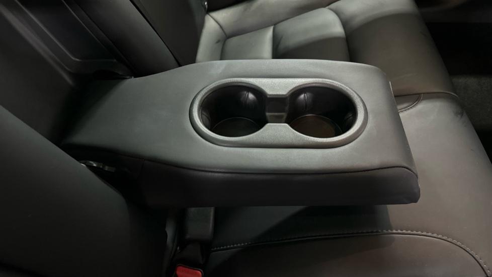 Rear Armrest/ Cup Holder