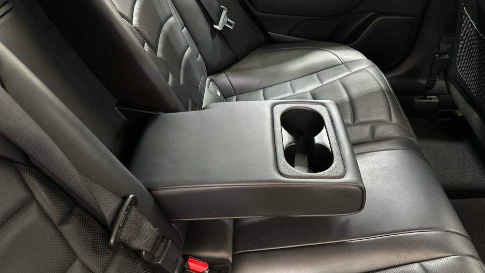 Rear Armrest/ Cup Holder